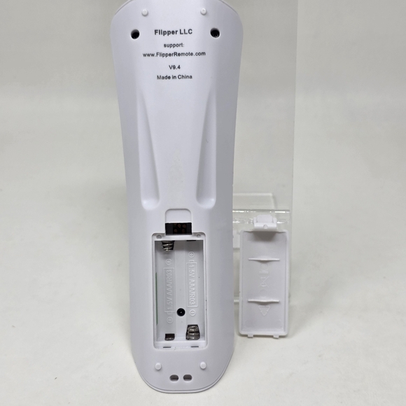 Flipper fla22v1 Big Button Universal Remote for 2 Devices Used Tested - Picture 4 of 4